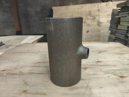 Butt Weld Sch5s Carbon Steel Tee Dalam Kotak Kayu Lukisan Hitam