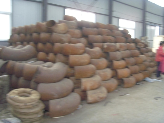 R1 R1.5 Butt Weld Siku 90 Derajat Pipa Baja A234 Wpb Lukisan Hitam