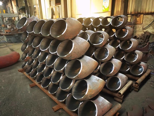 Sch40 22.5 Derajat Siku Baja Karbon Seamless Butted Welding Astm A234