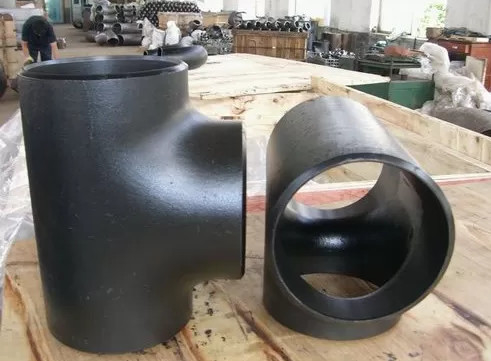 ANSI B16.9 ASTM A234WPB Baja Karbon Setara Tee 3'' 5'' 10'' Tee Pengurang Galvanis