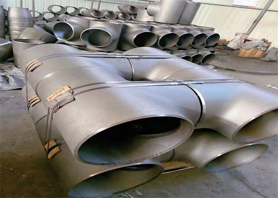 EN10253-2 Tee Baja Karbon Butt Weld Sandblasting 50mm Tee Pipa