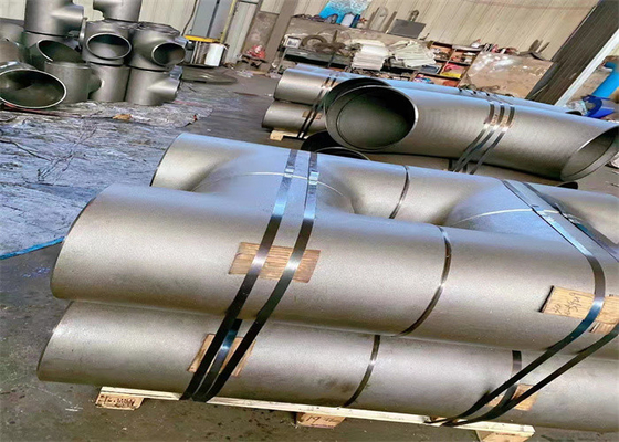 EN10253-2 Tee Baja Karbon Butt Weld Sandblasting 50mm Tee Pipa