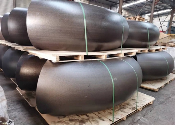 Baja Karbon Siku Baja karbon mulus butted welding Ukuran besar 24 &quot;---48&quot; 90D LR siku bevelend lukisan hitam